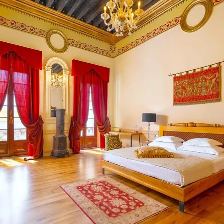Luxury Serviced In Centre * Split