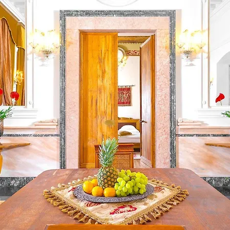 Luxury Serviced In Centre Apartment Split