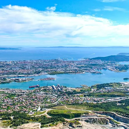 Luxury Serviced In Centre * Split