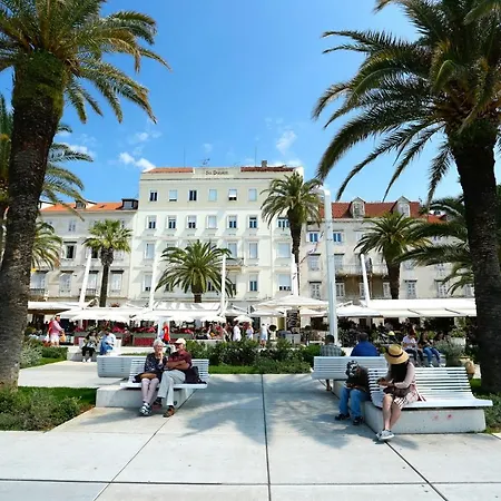 Appartement Luxury Serviced In Centre Split