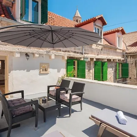 Luxury Serviced In Centre Appartement