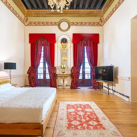 Luxury Serviced In Centre Appartement